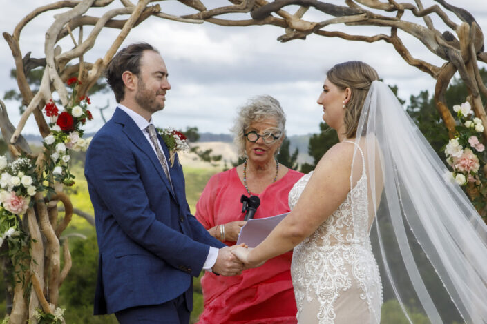 wedding clevedon auckland belinda brown photography